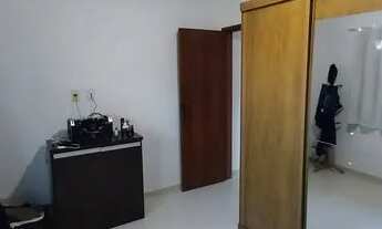 Imagem 2: Vendo casa com 2 quartos amplos, planejados, garagem coberta, aceita carro como parte paga