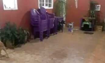 Imagem: VENDO CASA COM TRÊS QUARTOS NO BAIRRO DO