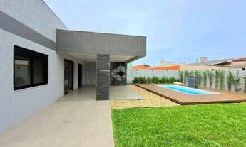 Imagem 3: Casa em Atlântida Sul, 03 dormitórios, 01 suíte várias vagas