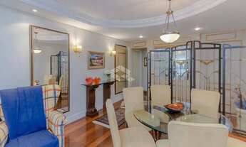 Imagem 2: Apartamento Exclusivo com Ambientes Distintos e Vista para o Sol da Manhã