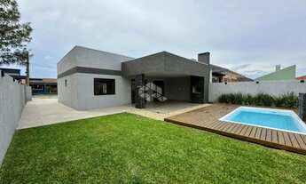 Imagem 4: Casa em Atlântida Sul, 03 dormitórios, 01 suíte várias vagas