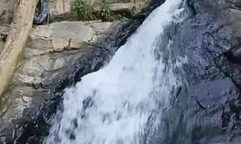 Imagem: Ds(terreno rodeado pela beleza da natureza!!