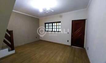 Imagem 2: Casa de rua - / Residencial / Jardim Alto de Santa Cruz