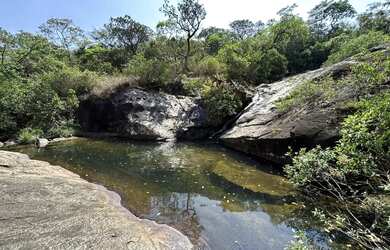 Imagem 3: Terreno 33.100m2 com Cachoeira e Vista para Serra da Moeda em Condomínio