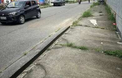 Imagem 2: Casa de 1 quarto Excelente localização a 1 quarteirão da Avenida Principal