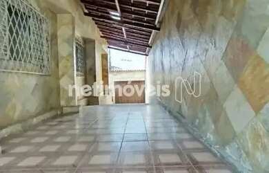 Imagem 4: Casa Ampla à Venda no Bairro Rio Branco 3 Quartos, Garagem para 4 Veículos e Excelente Lo