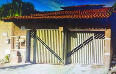 Imagem: Casa com 4 quartos (sendo 2 suítes), 2