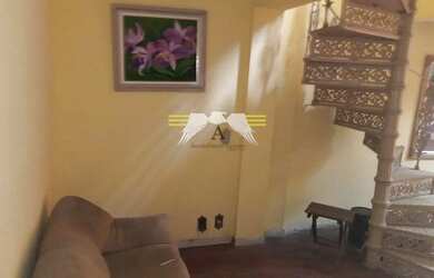 Imagem 7: Sobrado de 192m², 3 dormitórios, 2 suítes, 2 vagas de garagem, próximo à igreja Santo Antô