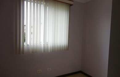 Imagem 7: Apartamento para aluguel possui 62 metros quadrados com 3 quartos em Santa Cândida - Curit