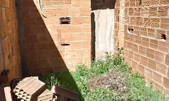 Imagem 7: Terreno com duplex em construção