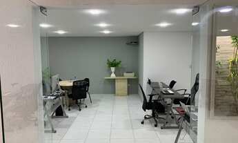 Imagem 2: Casa para Ponto Comercial/Empresas em Candeias - Fachada em Porcelanato - Portão deslizant