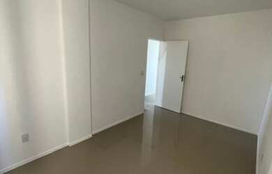 Imagem 3: Apartamento para venda tem 72 metros quadrados com 3 quartos em Barreiros - São José - SC