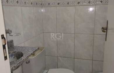 Imagem 4: Casa 3 dom 1 suíte, sala estar/jantar, lavaderia, cozinha, garagem coberta, piscina, PORTO