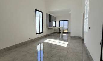 Imagem 2: Casa para venda com 140 metros quadrados com 3 quartos em Alto Umuarama - Uberlândia