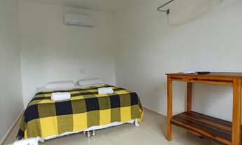 Imagem 3: Suíte tamanho médio com banheiro gigante