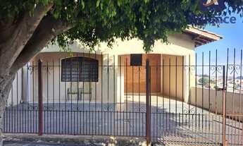 Imagem: Casa Bairro Santo Antonio Louveira