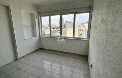 Imagem 2: Copacabana - 3 quartos com dependência e linda vista