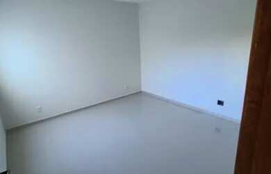 Imagem 3: Casa para Venda em Macaé, Granja dos Cavaleiros, 3 dormitórios, 1 suíte, 3 banheiros, 1 va