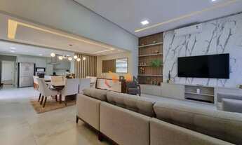 Imagem 2: Casa Térrea em condomínio, 5 suítes e Piscina