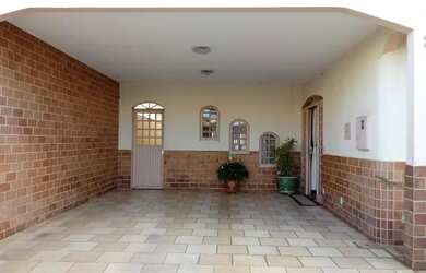 Imagem 4: Vendo Excelente sobrado na QE 26 Guará II - 5 quartos- 3 suítes