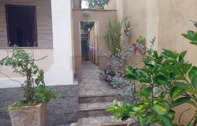 Imagem 8: Open House vende casa linear, 2 quartos no Fonseca, com anexo tipo apto e 2 vagas de gara