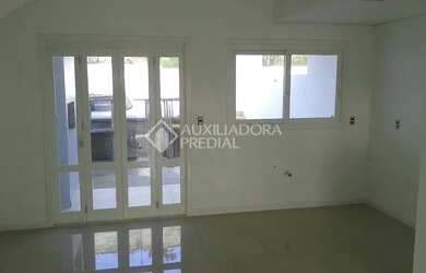 Imagem 4: Casa para venda tem 150 metros quadrados com 3 quartos em Jardim Sabará - Porto Alegre - R