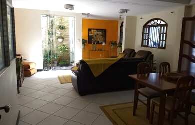 Imagem 2: Casa com 4 dormitórios à venda em Vitória