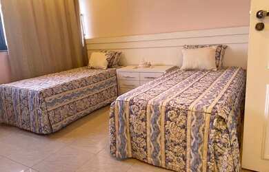 Imagem 6: Apartamento para aluguel possui 360 metros quadrados com 3 quartos sendo três suítes