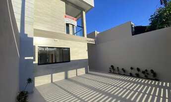 Imagem 5: Sobrado para venda possui 149 metros quadrados com 4 quartos em Jardim Aguapeu - Mongaguá