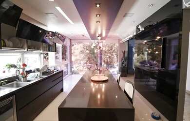 Imagem 4: Casa de condomínio para venda tem 1600 metros quadrados com 4 quartos