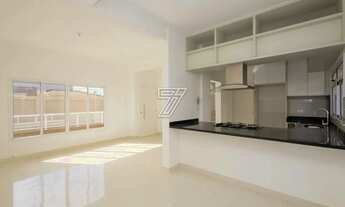 Imagem 2: Sobrado Triplex, Condomínio Fechado, 3 dorms (suíte), Santa Felicidade