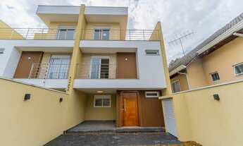 Imagem: Sobrado, 03 Quartos, 02 Vagas, Quintal