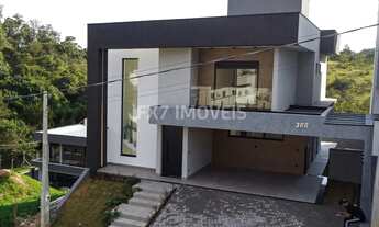 Imagem 4: Residência de Luxo em Condomínio na Vila Pagano, Valinhos-SP: 3 Quartos, 3 Suítes, 2 Salas