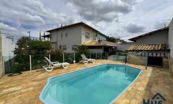 Imagem: Casa de Alto Padrão à Venda no Bairro