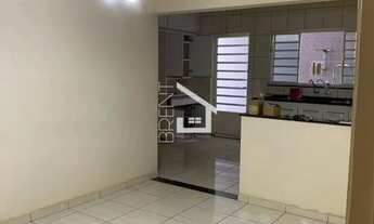 Imagem: Casa com 3 Quarto(s) e 2 banheiro(s) para