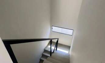 Imagem 7: Sobrado fino acabamento com 3 quartos sendo 1 suíte e outro quarto com closet