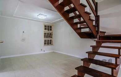 Imagem 5: Casa de 214m² com 4 dormitórios, 1 suíte, piscina e 2 vagas no bairro Teresópolis