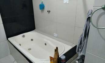 Imagem: Casa com piscina em condomínio fechado