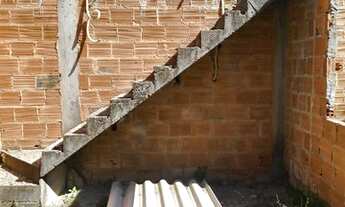 Imagem 3: Terreno com duplex em construção