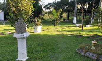 Imagem: Chácara com lareira, piscina e churrasqueira