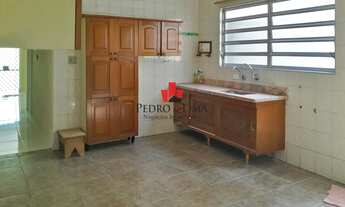 Imagem 3: Casa térrea com edícula à venda, total de 4 dormitórios e 1 vaga na Penha