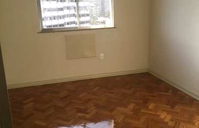 Imagem 5: Aptº Salão, 2 quartos, arejado, cozinha ampla com área de serviço, ótimo estado, piso sint