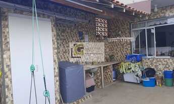 Imagem 2: Sobrado para venda com 217 metros quadrados com 4 quartos