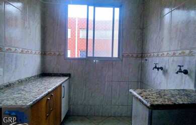 Imagem 3: Apartamento para Venda em Santo André, Vila Lutécia, 2 dormitórios, 1 banheiro, 1 vaga