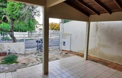 Imagem 4: Casa para venda com 200 metros quadrados com 3 quartos em Vila Brasil - Londrina - PR