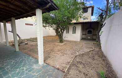 Imagem 6: Casa de lote inteiro com ótimo quintal no bairro Universitário