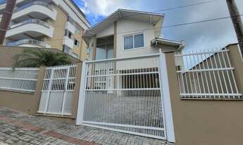 Imagem 1: Belo sobrado na Praia de Bombas - Bombinhas SC