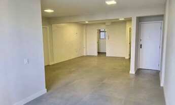 Imagem 4: C-AP3104 Amplo apartamento reformado com 108m² no Cabral