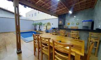 Imagem: Linda Casa Isolada com 4 Quartos Piscina