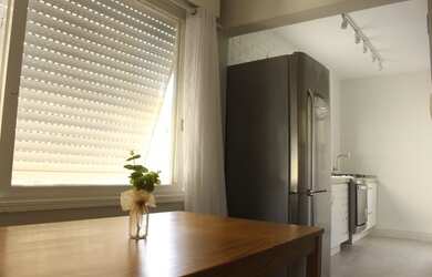 Imagem 4: Um dormitorio mobiliado